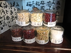 北海道小豆を使用して自家製で餡を作るこだわりから数々の銘菓が生まれています。