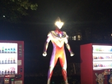 安達太良サービスエリアの下りはウルトラマンティガですが・・・