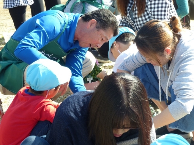 上手にできたね(*‘∀‘)「親子で寄せ植え体験！　～行方市立北浦幼稚園～」