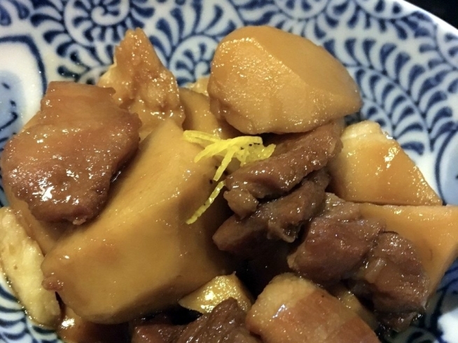 国産豚バラと千葉産の里芋の甘辛炊き「昭和の小料理屋のような…」