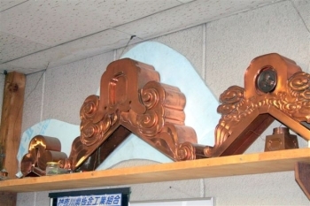 銅版で作られた中村さん手製の鬼瓦