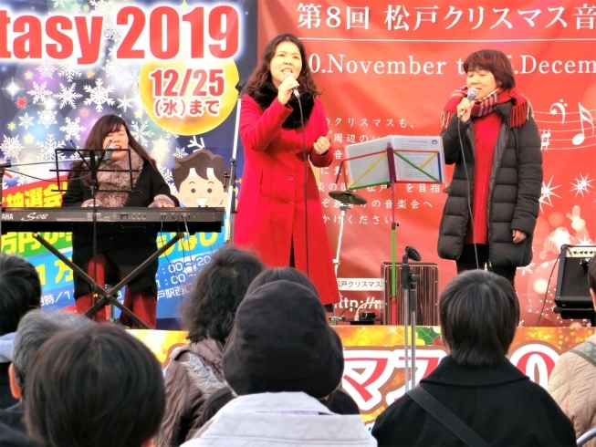 美しい歌声に会場のお客様もうっとり！「松戸駅西口のペデストリアンデッキで『ゴスペルクリスマス2019』を観てきました！！」