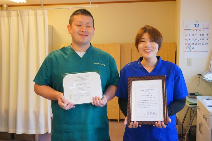 松井先生(左)は鍼灸の国家資格取得者です！「美容鍼灸コース　第一号のお客様❣️」