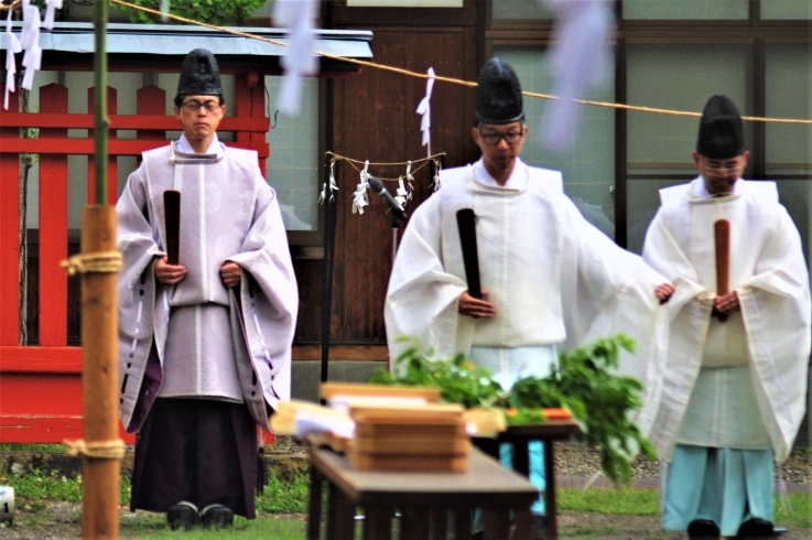 『生島足島神社』六月の大祓式の【夏越の祓】様子「『生島足島神社』の十二月の大祓式【年越の祓】」