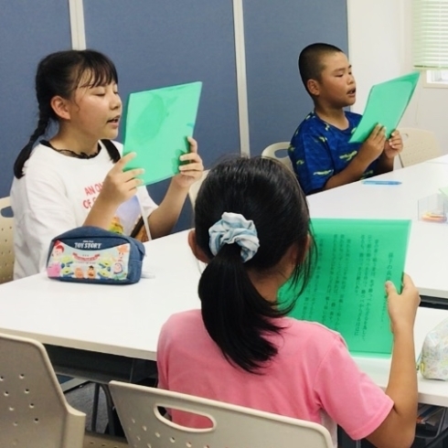 堀池本校での素読の様子。「日本の子供たちの読解力が落ちている」