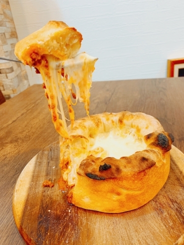 「話題のピザが登場!!!」