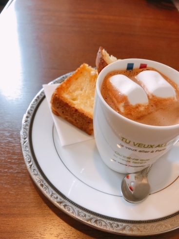 ホットチョコレート(パン付き)「喫茶Parisさんでティータイム」