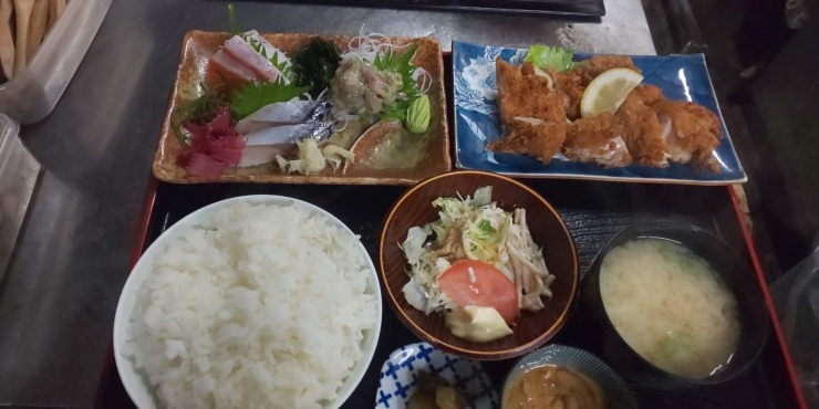 「今日の日替りランチはチキンカツです」