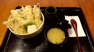 「2月28日(金) 一魚一会のおすすめランチはボリューム満点「海鮮天丼」680円‼︎」