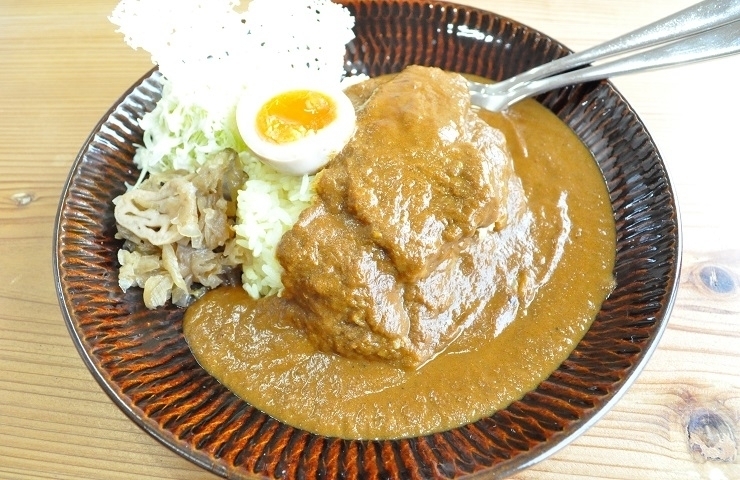 「米子　ランチ　フルーティな旨みと柔らかお肉がたまらない♪　黒カレー（豚）」