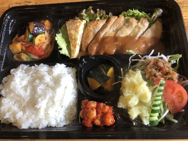 ポークヒレカツ弁当「期間限定お弁当、パスタ、ピザ販売します。」