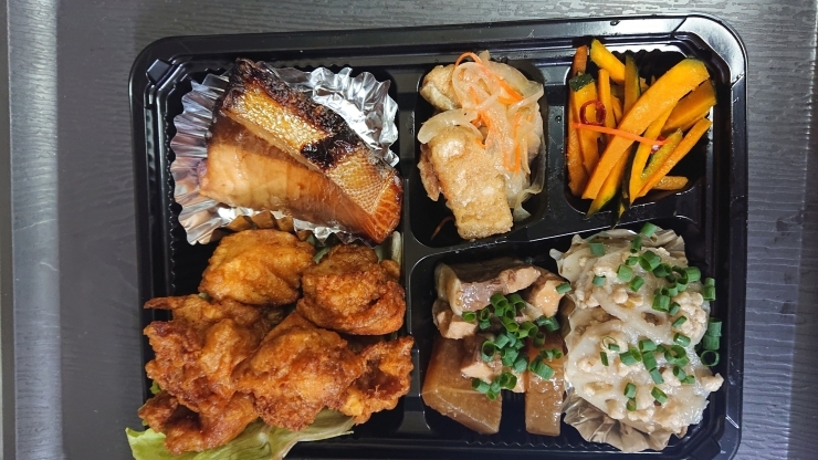 おかずにもツマミにも日替り弁当 1000円(税込)「営業再開します！」