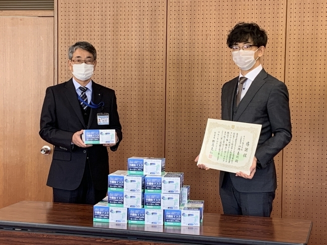 2020年4月22日　贈呈式の様子「松山市役所子育て支援課へ　マスク5,000枚寄贈」