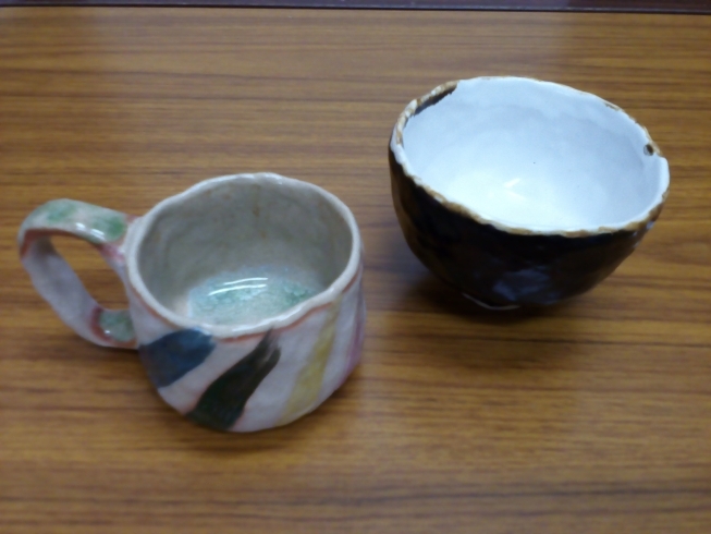 300gで作った作品（カップ、茶碗）です。「「おうち粘土」はいかが…？　～「春の陶芸体験」は実施しません～」