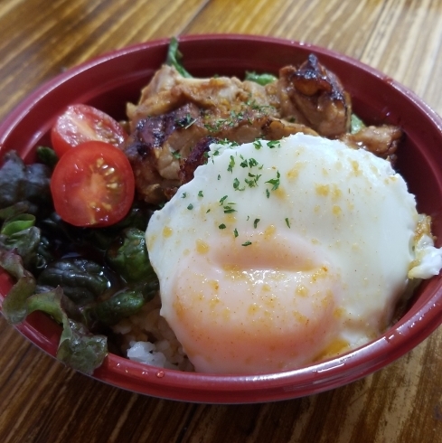 「本日の日替わり★チキンステーキ丼が500円！」