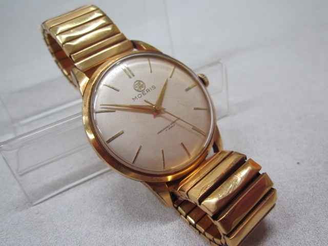 「伊丹市松ヶ丘のお客様。金無垢の腕時計のお買取りです。おたからやJR伊丹店は古い時計もお買取り！」