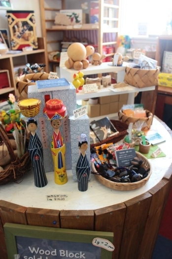 木のおもちゃSHOPでは、沖縄をはじめ国内外のおもちゃや雑貨を販売しております。