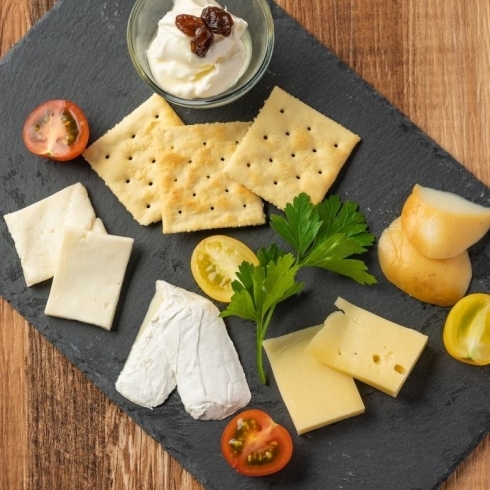「世界のチーズ5種」