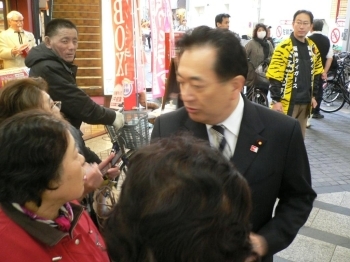 国会議員の田中先生も来られていました<br>主婦のみなさんに大人気！！