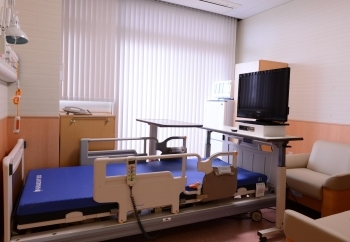 治療に専念出来る、ゆったりとした個室です。「医療法人社団 神田会 木曽病院」