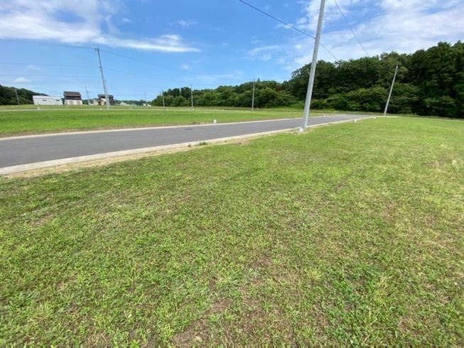 前後少し離れた場所に家がありますがご覧の景観です！「常磐の杜の新街区は自然豊かな環境です！！」