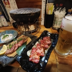 稚内を熱くする「七輪もくもく」は、炭火で焼き上げる本格焼肉店