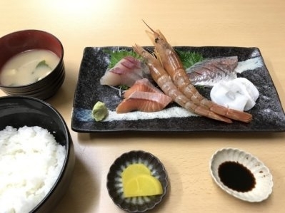 美味しい新鮮な刺身定食！