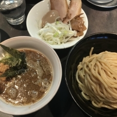 【麺diner糸】濃厚でうまい王道つけ麺！でも所々オシャレでこだわりを感じる！