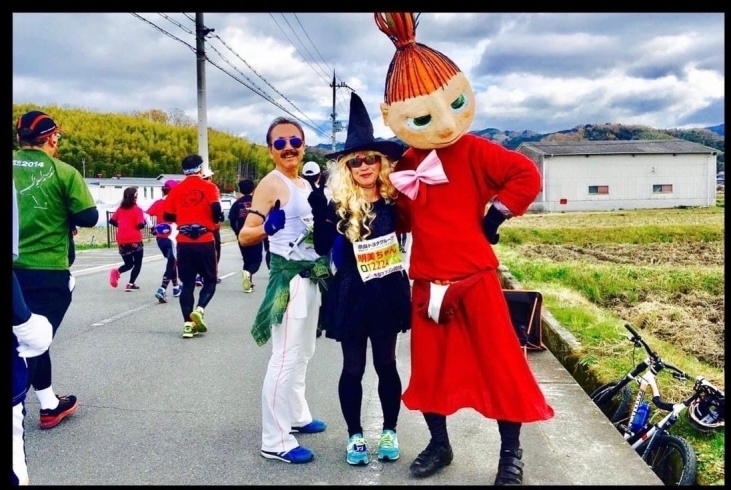 超人気仮装ランナーさんとのスリーショット「奈良マラソンへの参加⁉︎ 走るだけじゃないよ♪」