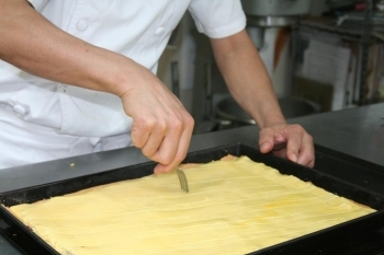 日頃ごひいきになっているお客様から「味が変わりましたね」と言われないよう、毎日一定の味を保てるように心がけています。