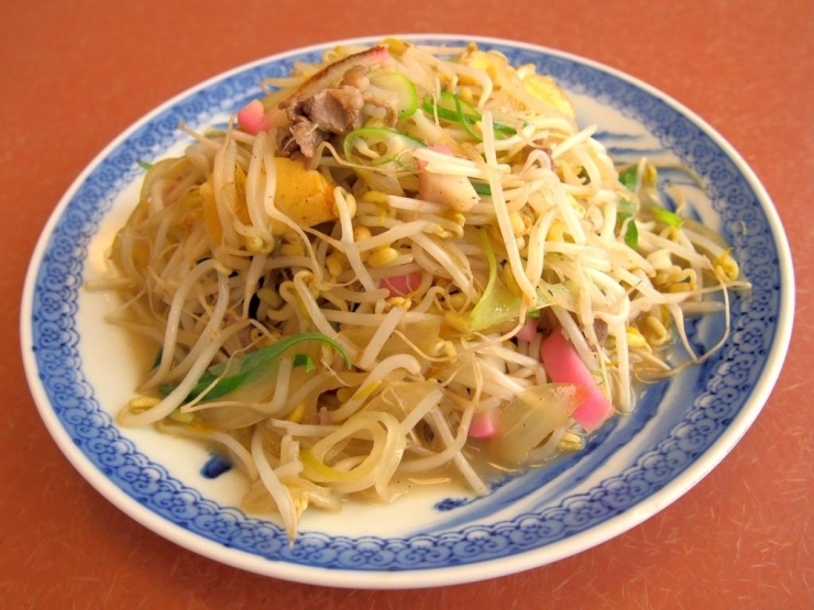 皿うどん　810円