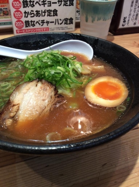 しょうゆとんこつラーメン　680円（税抜）