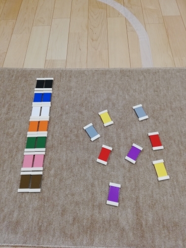 色板2です。２歳児に人気です。「感覚教具　色板の紹介　つくば市高野台です。」