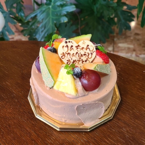 「【シカのお誕生日ケーキ】『フルーツデコレーション』生チョコクリーム 12cm(4号)」