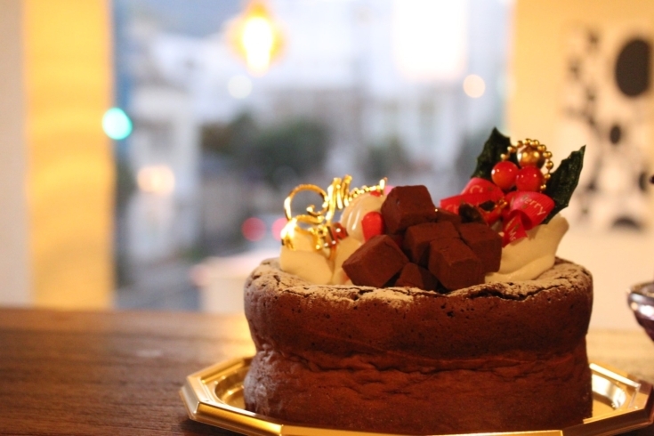 「2023クリスマスケーキはイロンコロンの贅沢ガトーショコラで」