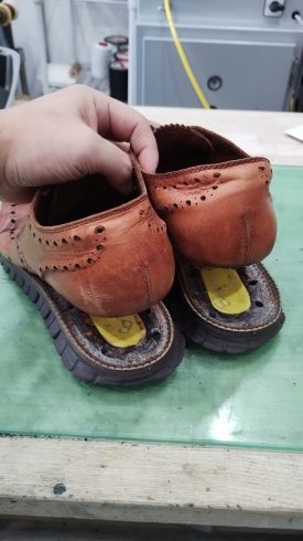 修理前1「＜靴修理＞剥がれたソールの再接着：葛飾区　亀有　金町　綾瀬」