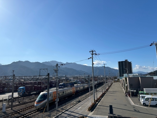 松山へ向かうしおかぜ「今日は徒歩通勤です。いつもと違う景色が見られて、新鮮でいい気持ちになります。」