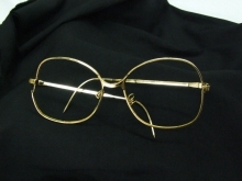 金縁眼鏡など、インゴットや金貨に限らず買取いたします【足立区・梅島駅近くの買取専門店／地域密着で寄り添いながら買取いたします】