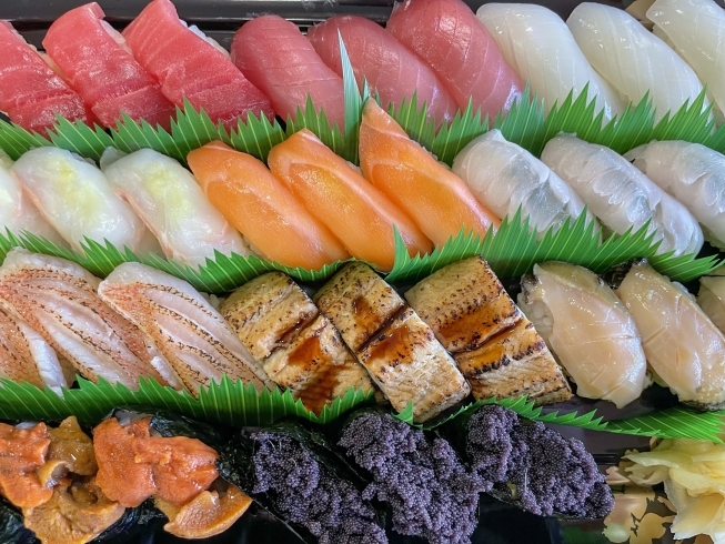 寿司　特上「お祝い事にお寿司、お刺身沢山のご注文をいただきました😊」