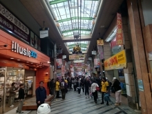 阪神尼崎中央商店街でマジック点灯式