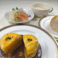    ○・。＊　週替わりアザレアランチ　＊。・○