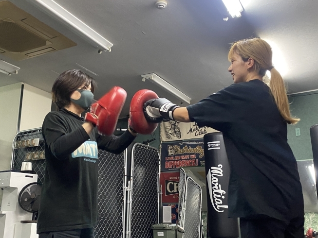 ミット打ちもやりますよ🥊「チャレンジの春です🌸【女性専用キックボクシング]」