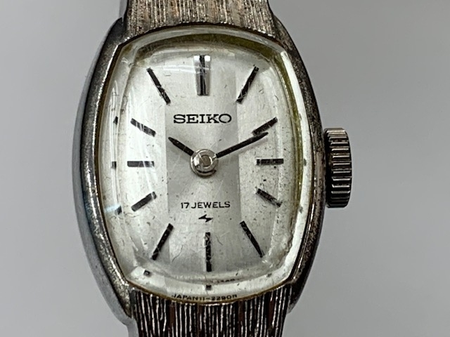 SEIKO　セイコー　古い手巻き腕時計　高価買取「本日のＫ24インゴット当店買取価格は1ｇ11191円です。　　セイコー　SEIKO　手巻き腕時計　お買取りさせて頂きました！　　貴金属、ブランド品、テレホンカード、切手の「買取」は大黒屋金町北口店へ」