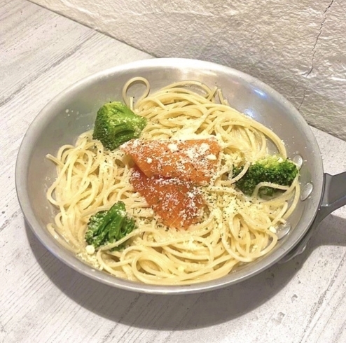 「生サーモンのクリームパスタ🍝」