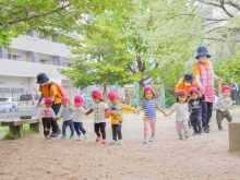 公園へ　京都保育園　活動の様子