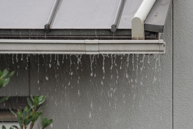 「物置ではこれに気を付けないと雨漏りの被害に遭います」