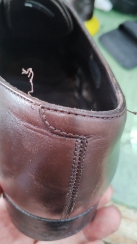修理前1「＜靴修理＞履き口かかと部分の糸切れ修理：葛飾　亀有　金町　綾瀬」