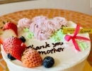 母の日に当店のケーキと一緒に感謝の気持ちを伝えませんか❓