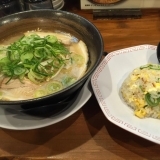 東昇軒の豚骨ラーメン＋ミニチャーハン