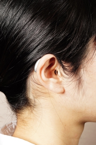 「耳かけ型補聴器」
